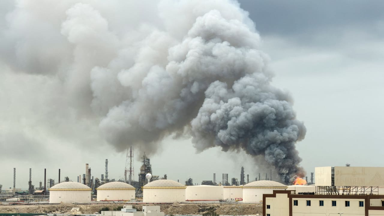 Iran strikes Gulf energy sites