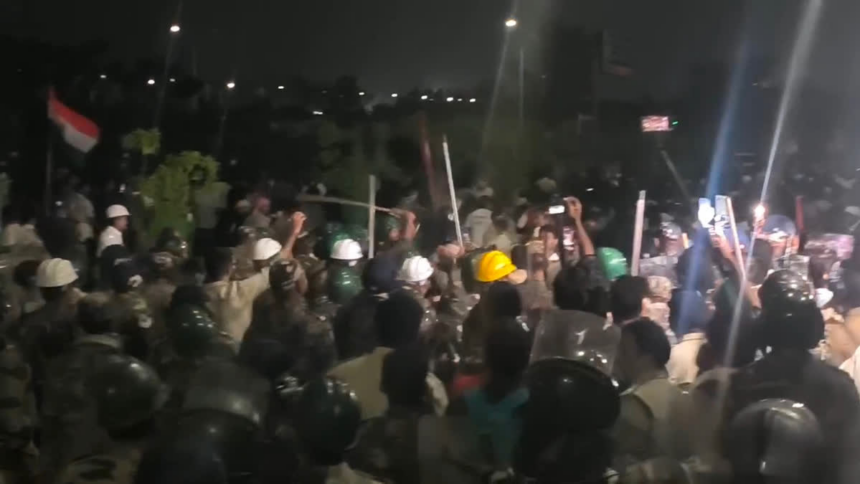 लाठीचार्ज