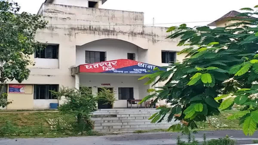 पलामू नवजात बच्ची खेत