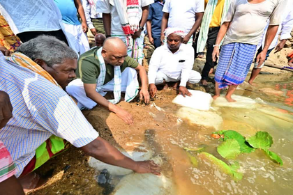 हेमंत सोरेन रजरप्पा अस्थि विसर्जन