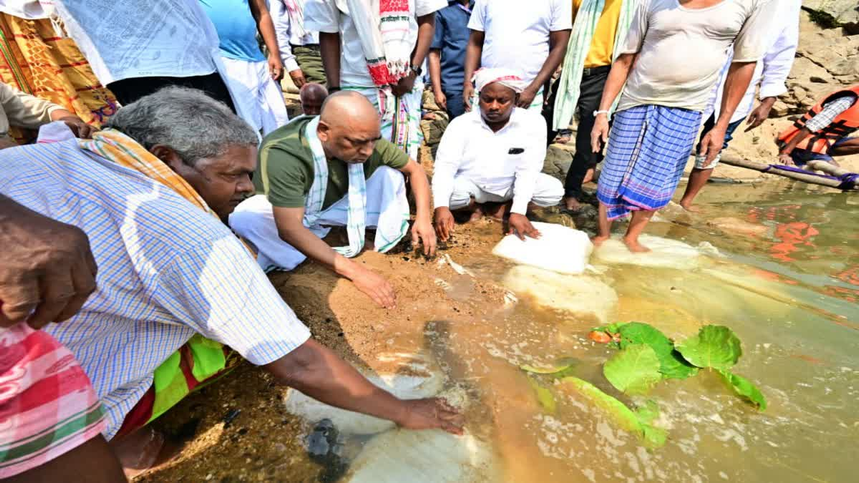 हेमंत सोरेन रजरप्पा अस्थि विसर्जन